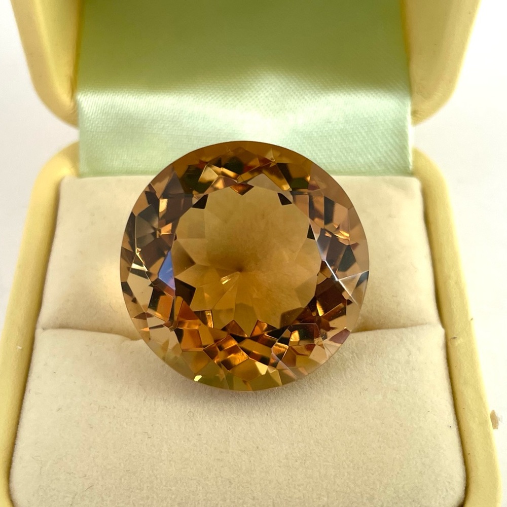 Vintage 48k Smokey Quartz Gemstone in Brilliant Cut